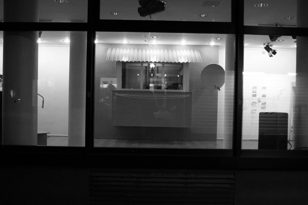>Flat Space Installation