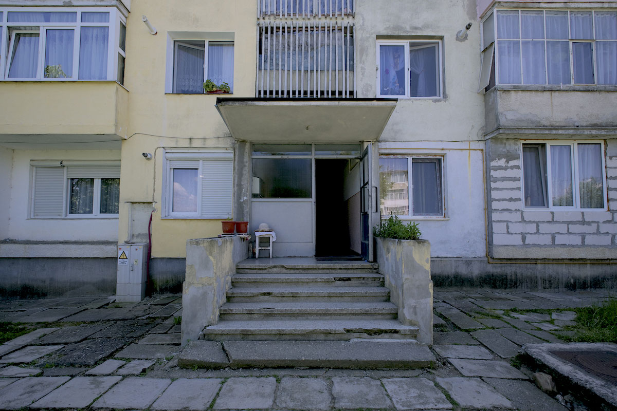 mobile-platform-open-flat